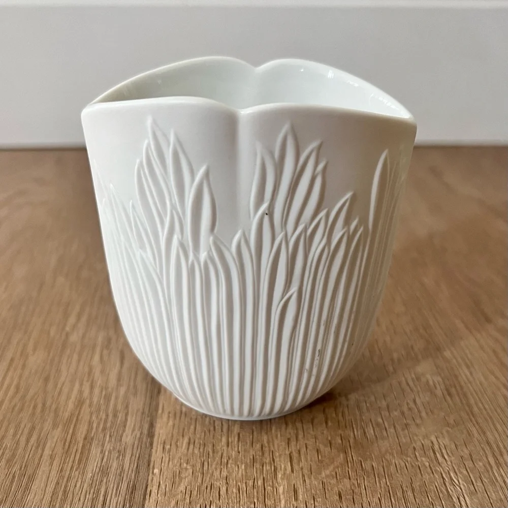 Vintage 1970-90 Kaiser Germany White Bisque Porcelain Vase Signed By Martin Frey